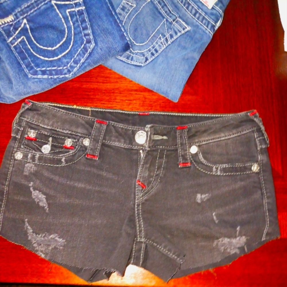True Religion cut off shorts size 25